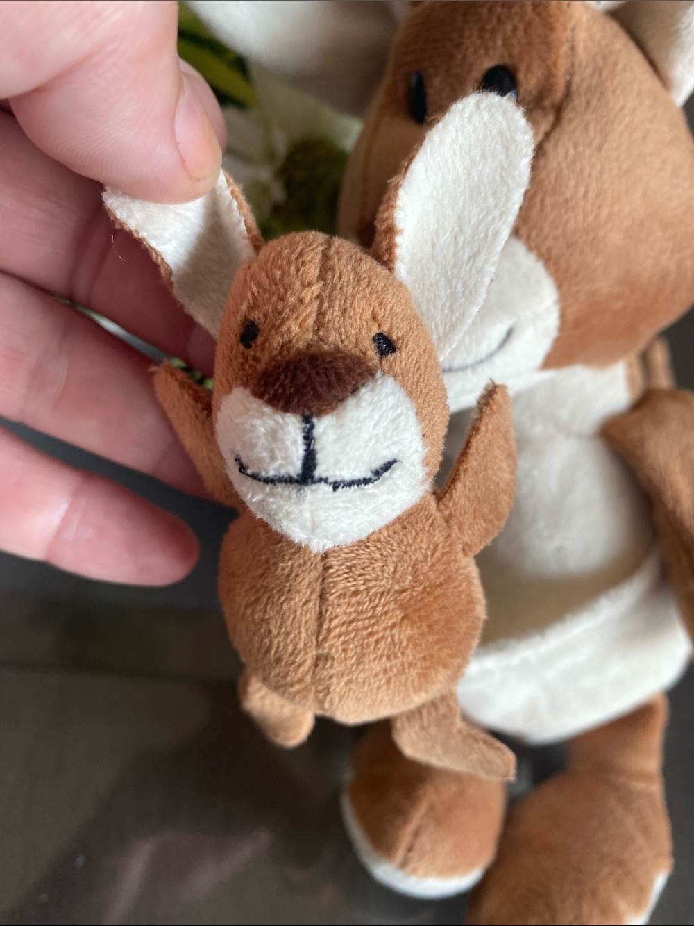 Kinder Kangaroo & Joe Plush Animal - Picture 3 of 7
